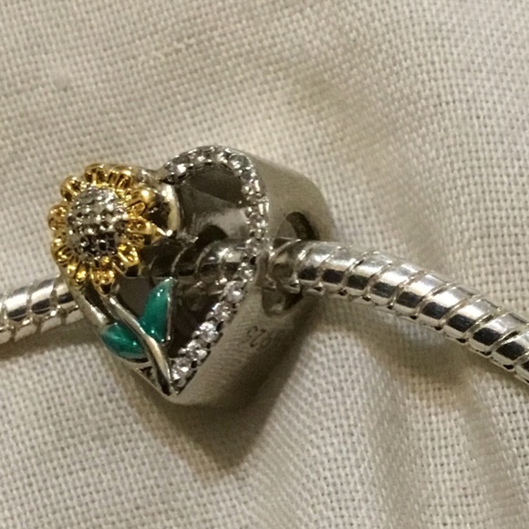 S925 Silver Hollow Heart Sunflower Bead Charm - Pandora Style - Picture 3 of 3